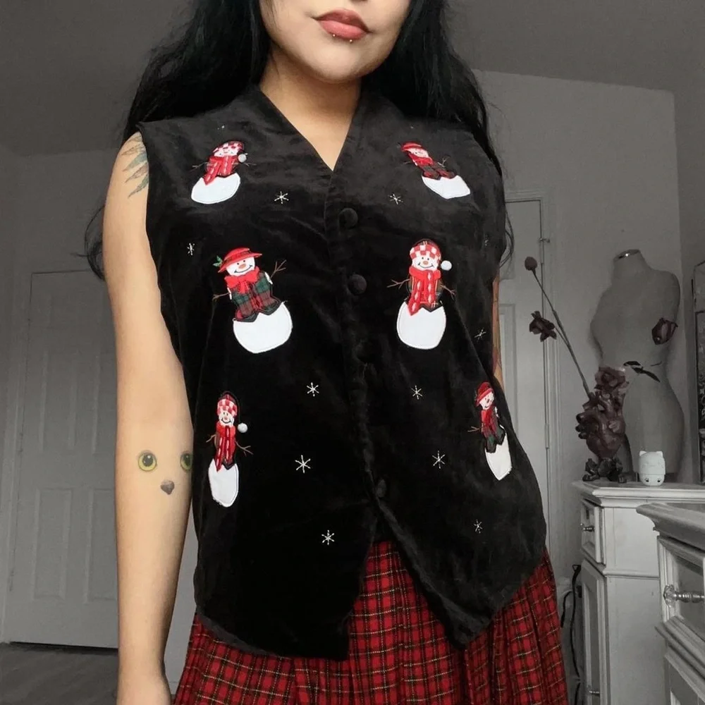 ⛄️ Gothic Grunge Xmas Velvet Vest - Picture 1 of 9